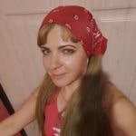 woman with red bandana royalbandana